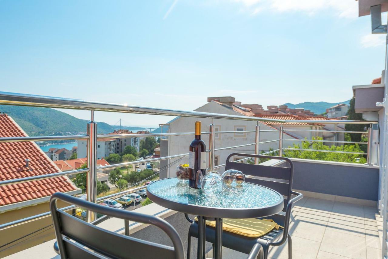 Guesthouse Pezo โมโกชิซา ภายนอก รูปภาพ